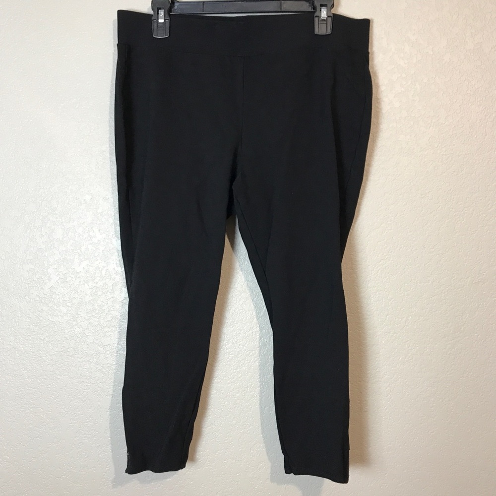 Torrid Classic Black Cropped Leggings